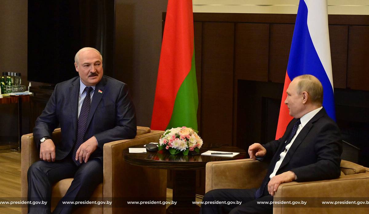 Лукашенко на встрече с Путиным: С укреплением рубля надо бы не переборщить