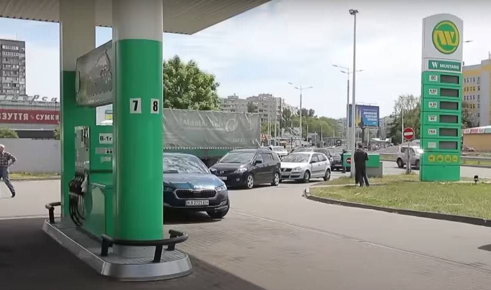 О дефиците топлива на Украине: Цены на бензин как в Германии, а зарплаты остались украинскими