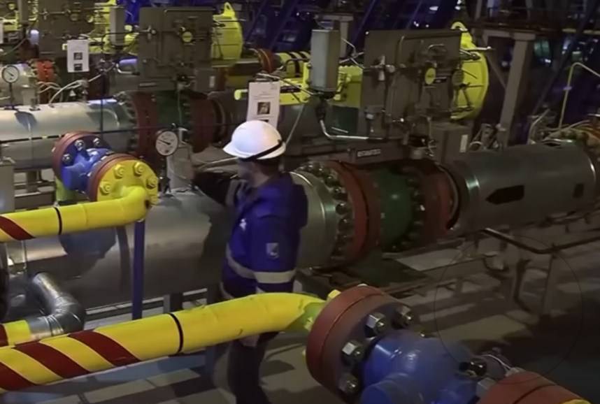 Президент РФ рекомендовал канцлеру ФРГ ввести в эксплуатацию газопровод СП-2, чтобы спасти немецкую экономику