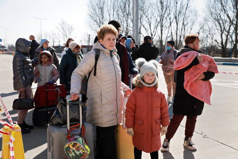 «Самим бы не замёрзнуть»: прибалты отказываются принимать украинских беженцев