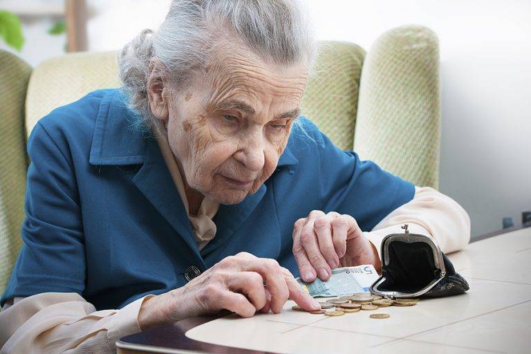 Повышение пенсионного возраста обернулось обострением социального кризиса