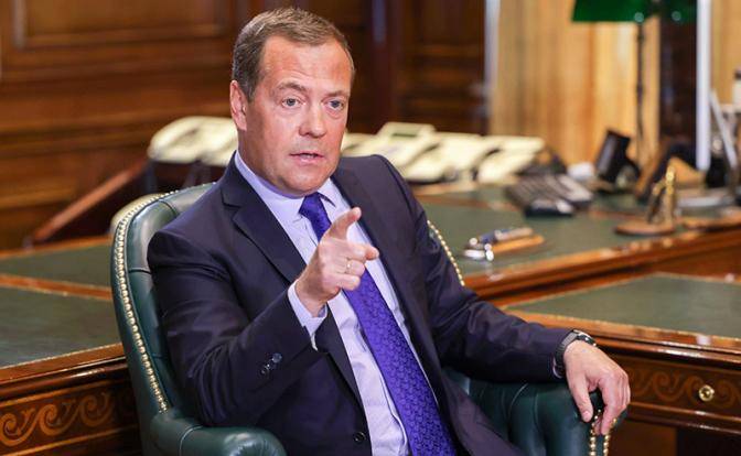 Дмитрий Медведев уведомил ОПК о последствиях срыва оборонных заказов