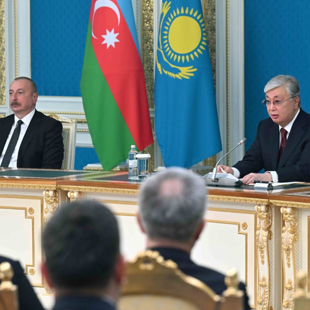 Казахстан осваивает пути экспорта нефти в обход России