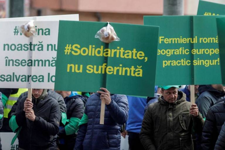 Как Reuters транслирует украинскую ложь о протестах фермеров в Европе