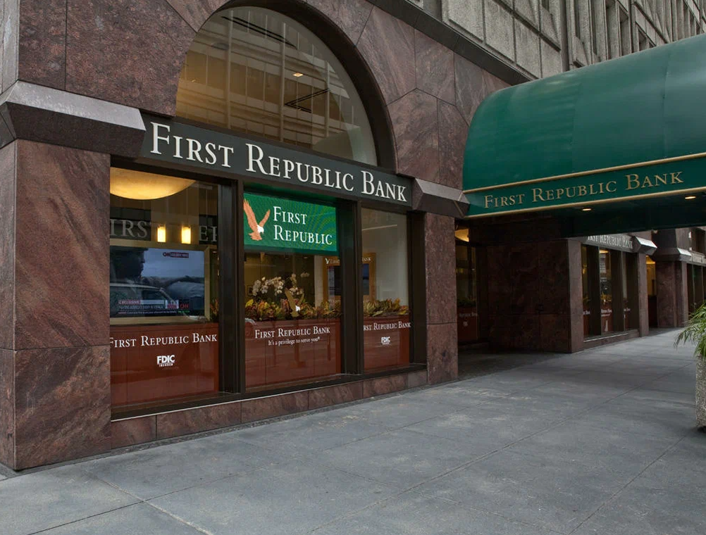 FDIC призвал подавать заявки на покупку разорившегося First Repulic Bank