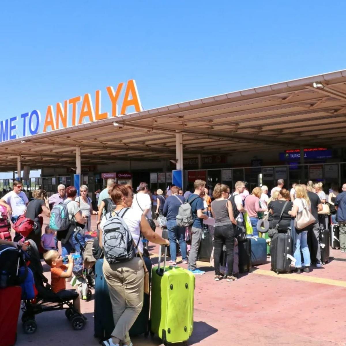 «Турпром»: турецкие аэропорты получили возможность законно грабить туристов
