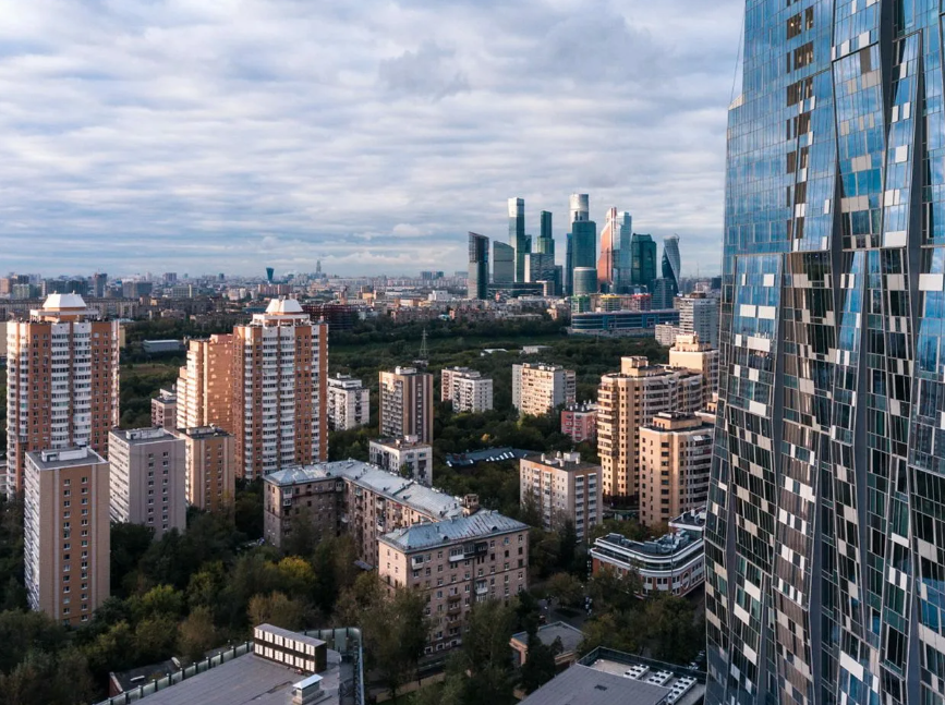 Доля покупателей из Херсона на вторичное жилье в Москве достигла 7%