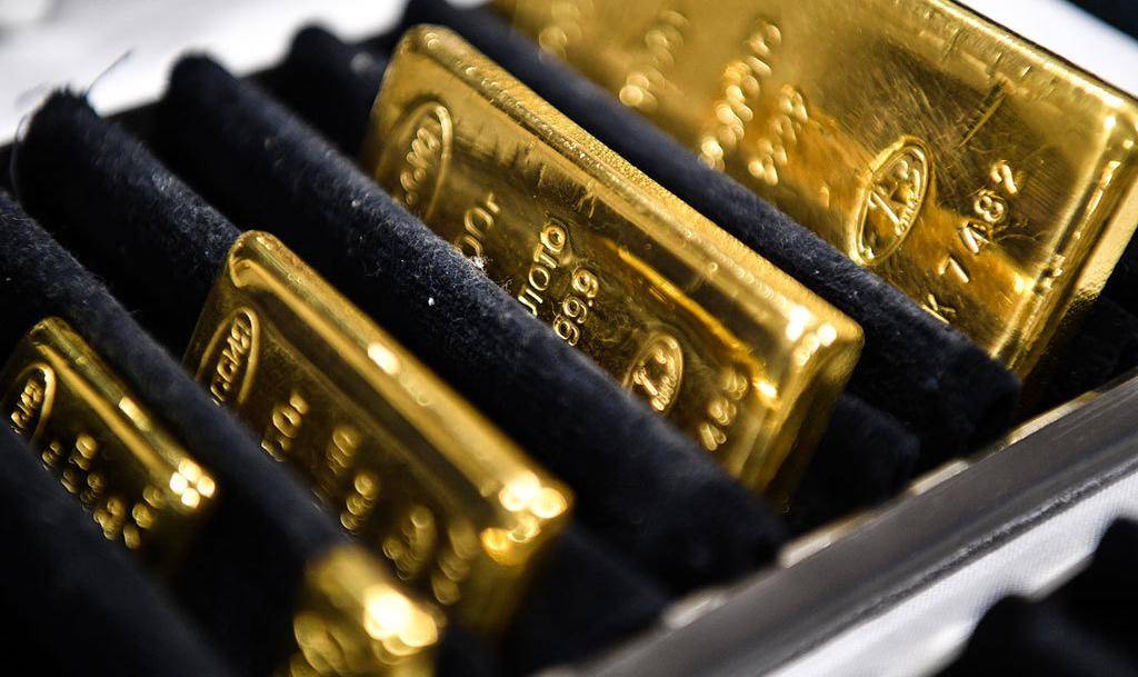 Россия продолжает продавать золото из ФНБ для покрытия дефицита бюджета
