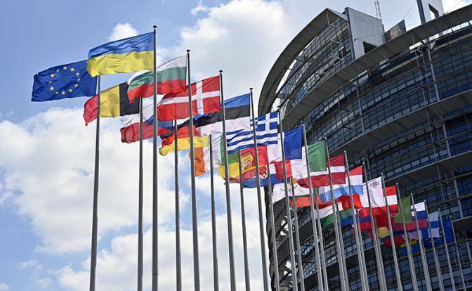 ЕС прикажет всем странам подкинуть Киеву еще 50 млрд евро