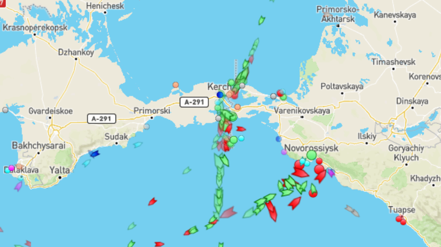 Чем атака на танкер у Крымского моста угрожает экономике юга России
