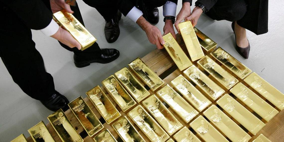 Банки ЕС заработали на арестованном золоте России, не поделясь с Украиной