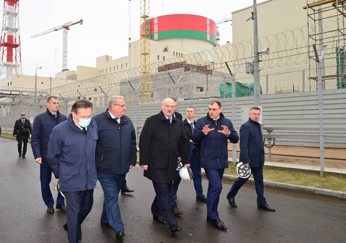 Лукашенко выбил с России новые скидки на топливо
