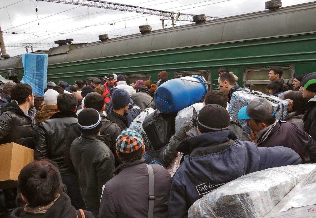 Трудовые мигранты из СНГ массово покидают Калининград