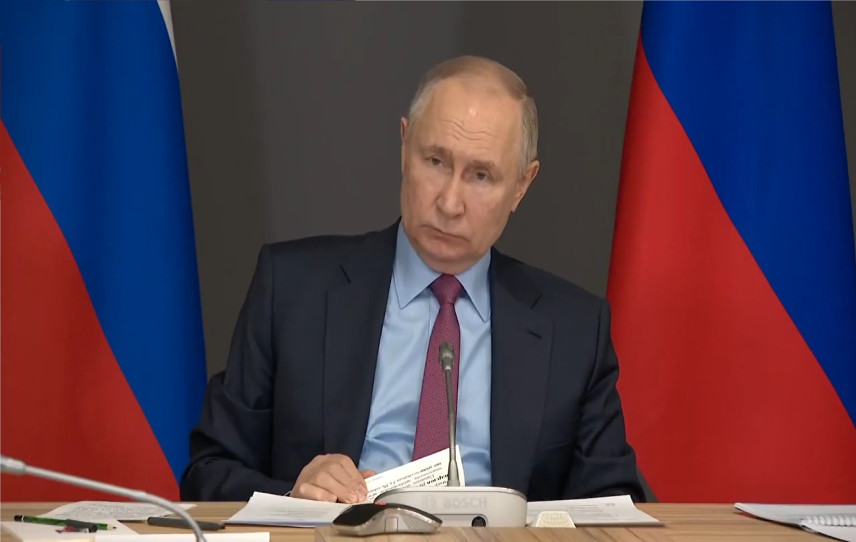 Владимир Путин провел совещание по вопросам отечественной промышленности