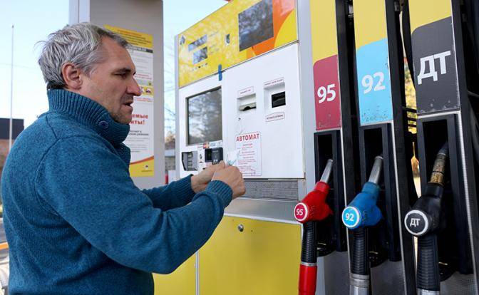 Отвязный законопроект: бензин должен стоить копейки