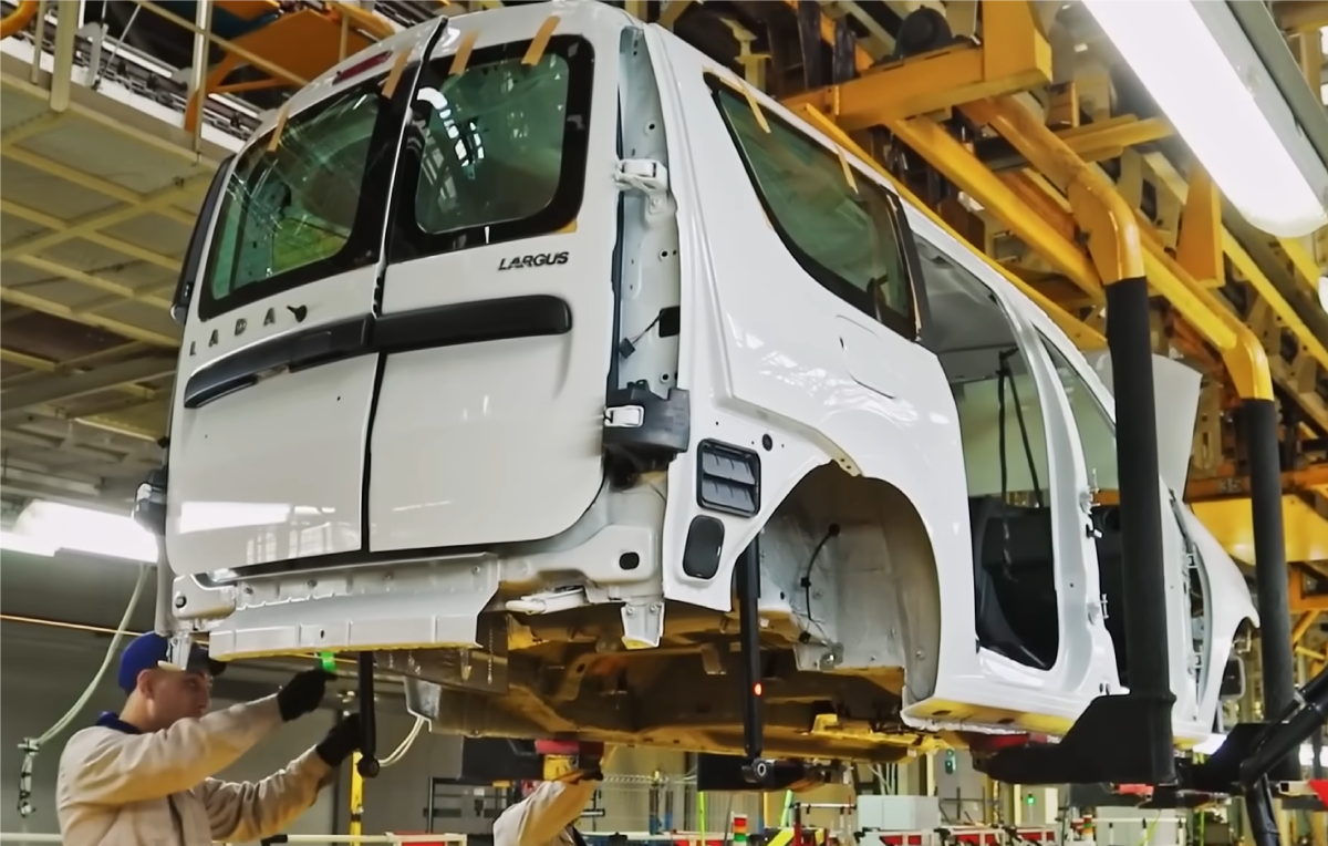 Производство Lada Largus запустили в Ижевске