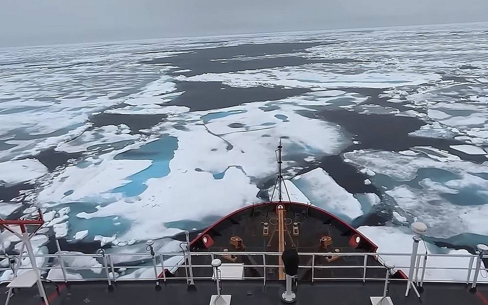 Reuters: КНР начала трансляцию прогнозов о ледовой обстановке на Севморпути
