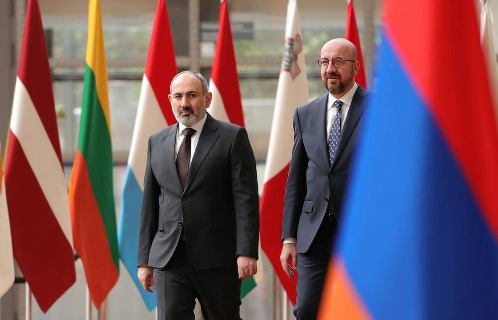К сведению Еревана: почему нельзя усидеть на двух стульях – ЕАЭС и ЕС