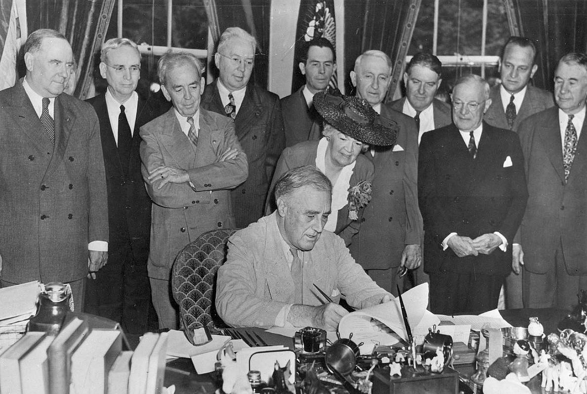 «Экономический билль»: как Рузвельт безуспешно пытался спасти Америку