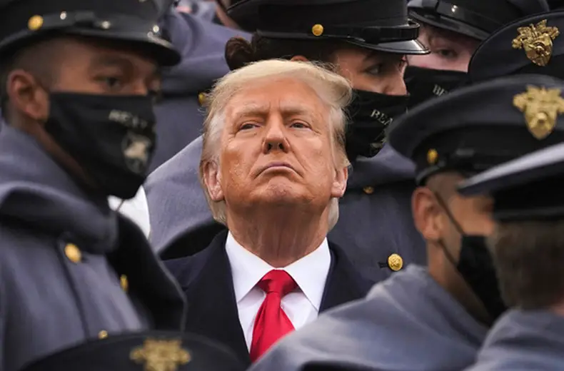 Трамп стал посмешищем после решения ослабить пошлины для Китая Трамп стал посмешищем после решения ослабить пошлины для Китая