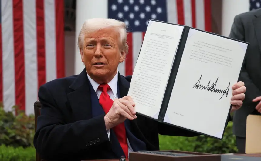Трамп хотел сделать больно России, но наступил на грабли Трамп хотел сделать больно России, но наступил на грабли