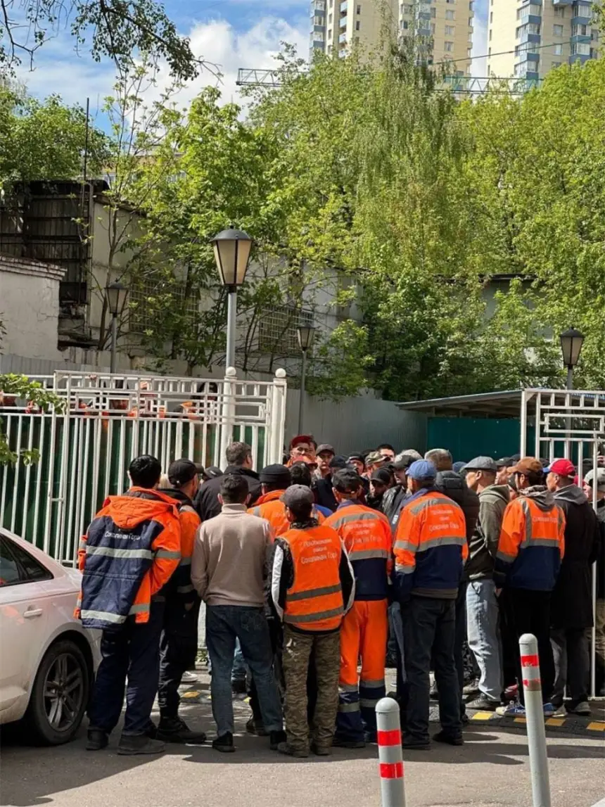 «Надо домой отправлять»: в РФ резко высказались о бунтах мигрантов в Москве «Надо домой отправлять»: в РФ резко высказались о бунтах мигрантов в Москве