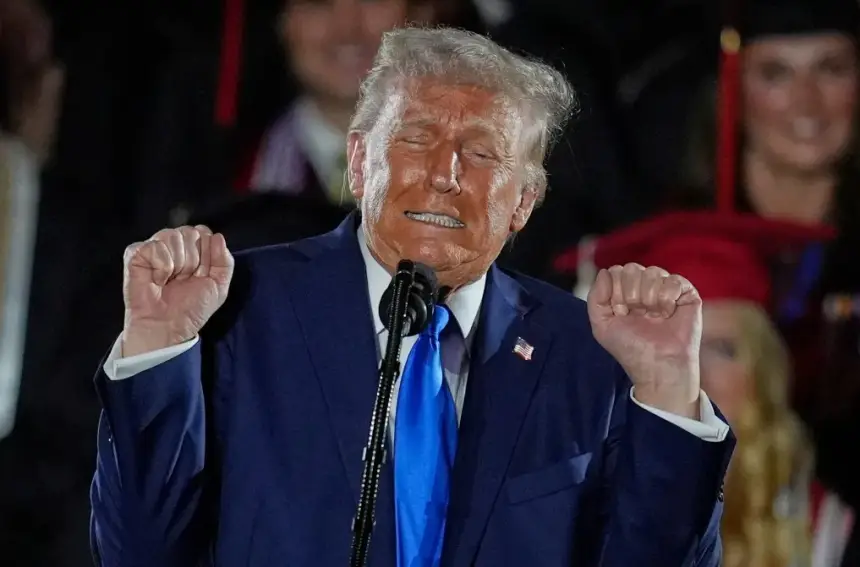 Торговые войны Трампа разоряют Америку Торговые войны Трампа разоряют Америку