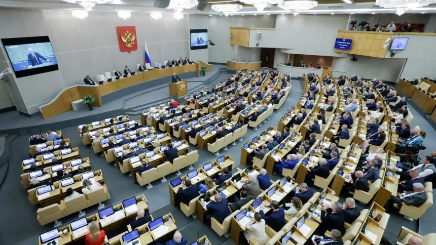 «Забудьте про комфорт!»: в Госдуме призвали граждан России запасаться наличкой