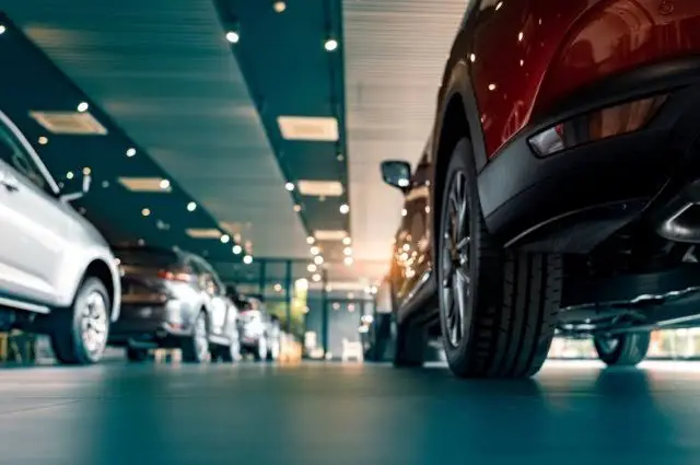 Крах авторынка: россияне перестали покупать машины даже в кредит Крах авторынка: россияне перестали покупать машины даже в кредит
