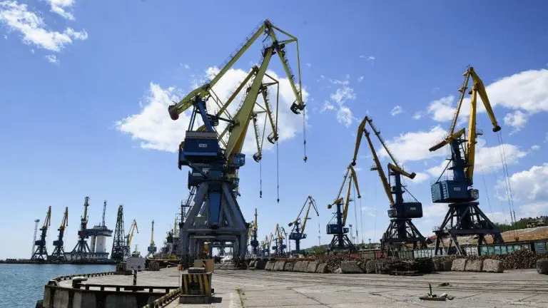 Новая Россия: в центре внимания – порты и школы, строительство и урожаи