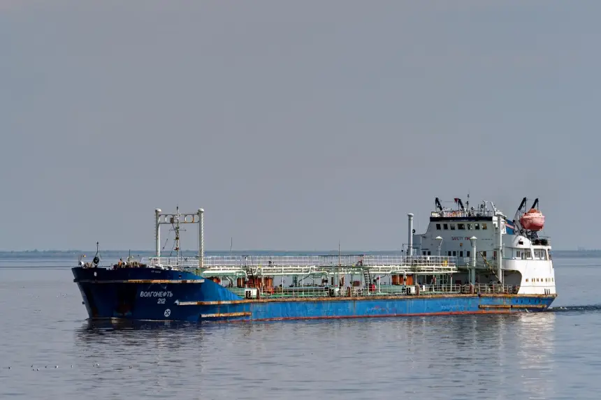 Владельцы танкеров, допустивших разлив мазута в Черном море, попали на деньги Владельцы танкеров, допустивших разлив мазута в Черном море, попали на деньги
