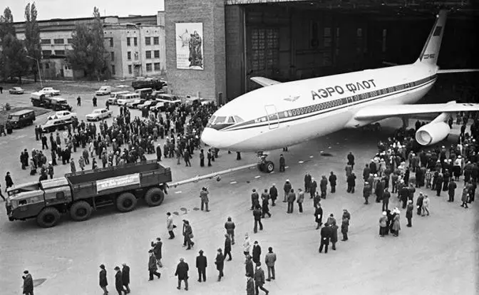 Советский авиапром шел впереди «Боинга», но в 1990-е растеряли всё Советский авиапром шел впереди «Боинга», но в 1990-е растеряли всё