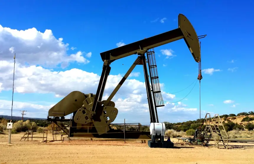 Стоп-кран сырья: Россия экстренно приостанавливает добычу нефти Стоп-кран сырья: Россия экстренно приостанавливает добычу нефти