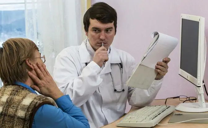 Врачей нет, а когда не будет и фельдшеров, ветеринаров на всех не хватит Врачей нет, а когда не будет и фельдшеров, ветеринаров на всех не хватит