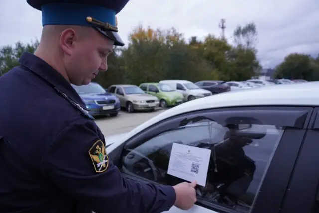 Не заплатишь – не поедешь: уральские приставы внедрили новую блокировку