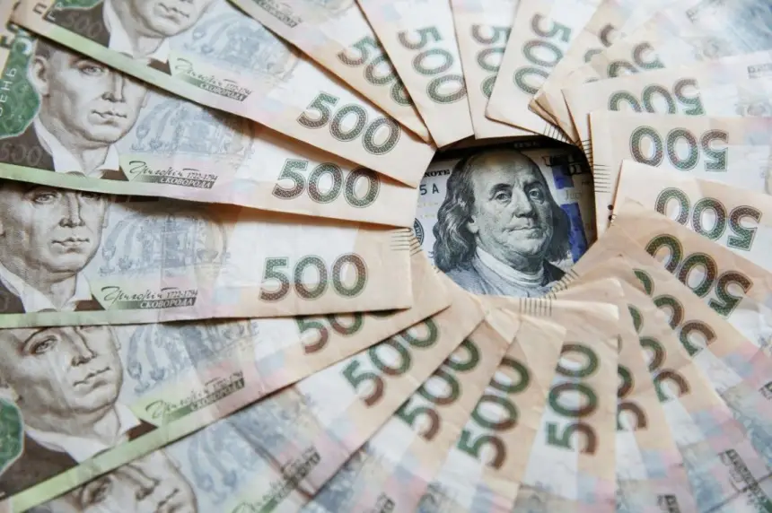 МВФ велел Киеву обрушить гривну: украинцы готовятся к «помойной диете» МВФ велел Киеву обрушить гривну: украинцы готовятся к «помойной диете»