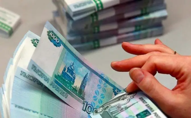 «Придется резать по живому»: Урал душит 20-процентная кредитная удавк