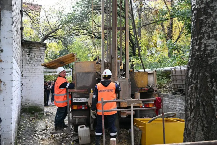 Новая Россия: в Донецке бурят скважины, Запорожскую АЭС ремонтируют
