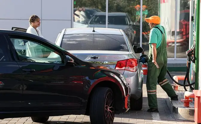 Не злить народ или не огорчать нефтяников — правительство ищет компромиссы Не злить народ или не огорчать нефтяников — правительство ищет компромиссы