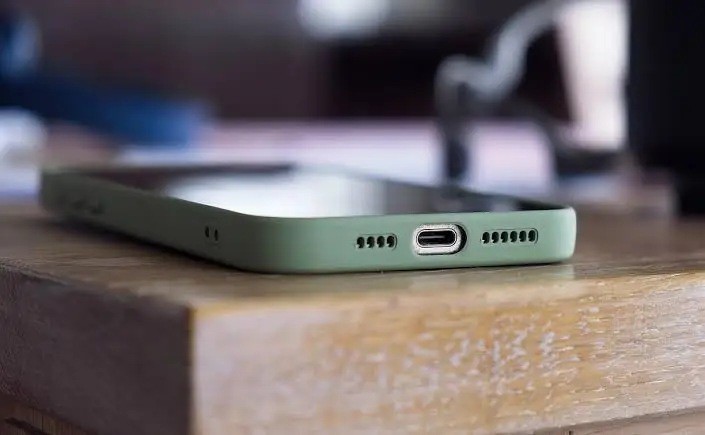 iPhone станет кирпичом: депутат рассказал, при каких условиях это случится