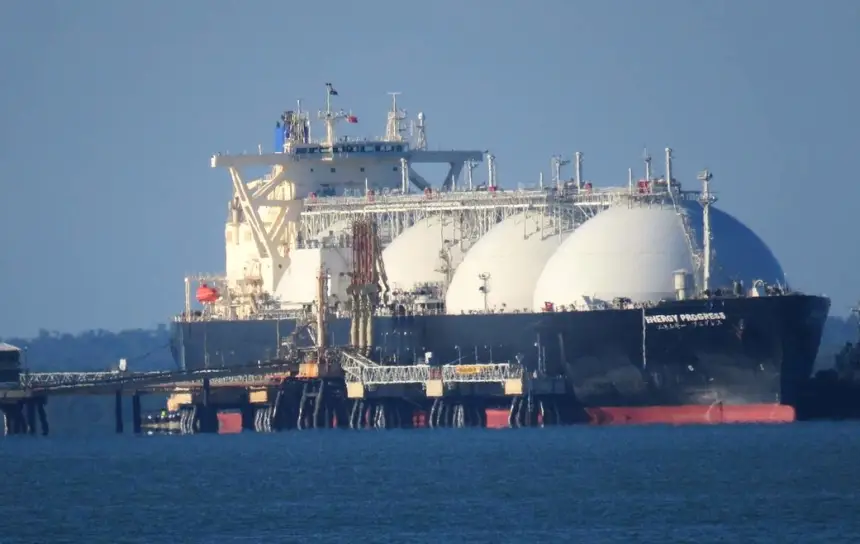 Российский газ и американский СПГ смешались в Греции