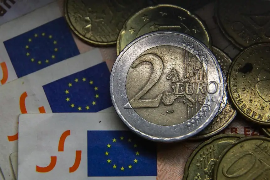 В Европе начали разблокировать активы россиян