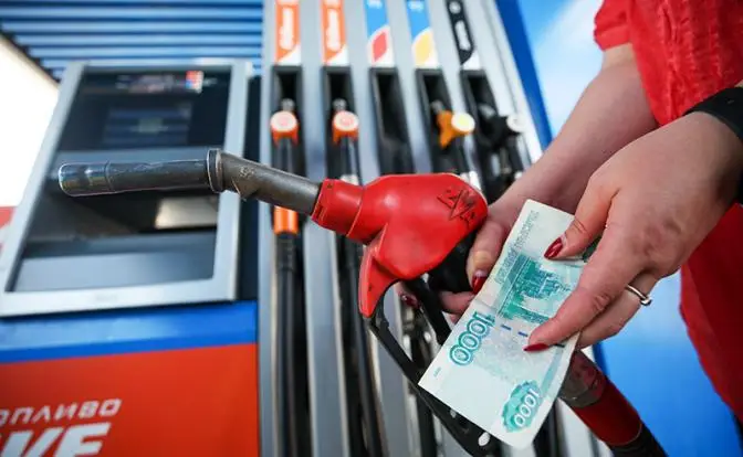 Бензин по 100 за литр? Минэнерго призвало не ограничивать цены на топливо