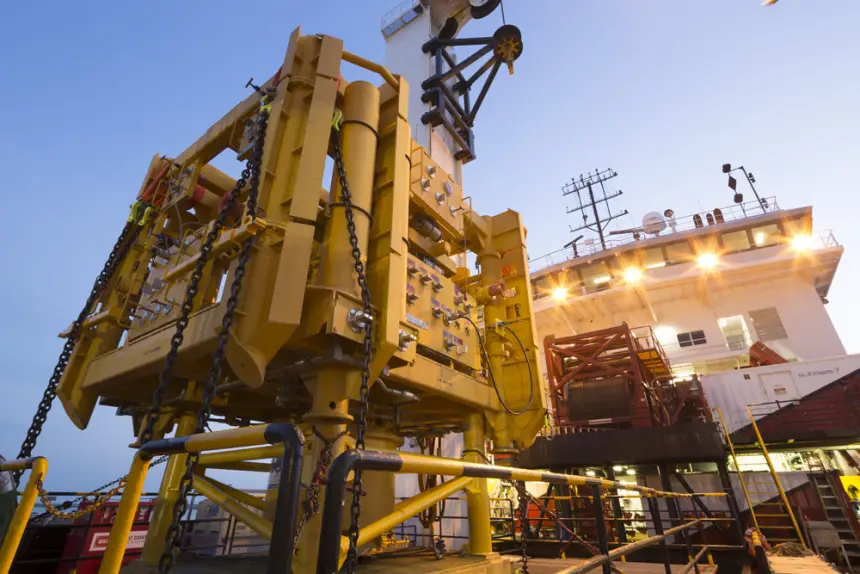 Создаем себе конкурента: Москва научит китайцев управляться с Северным морским путем