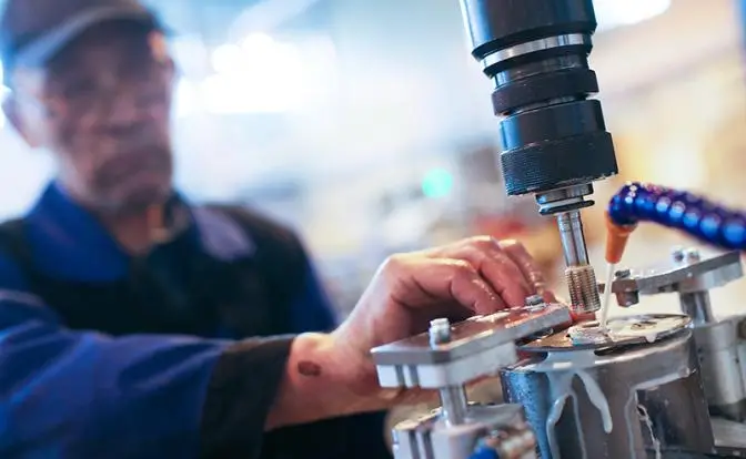 Ветераны, к станку! «Эпоха работающих пенсионеров» — хорошо ли это?