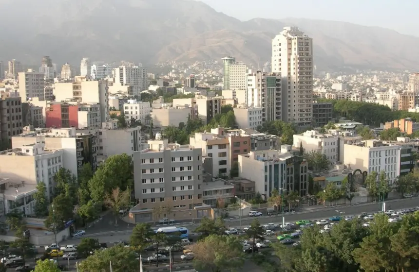 Валюта Ирана «превратилась в пепел» на фоне экономического падения