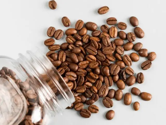 Утро перестанет быть бодрым: в РФ цена на зерновой кофе сильно выросла