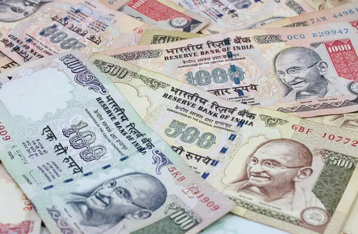 Антииндийские санкции США помогут России скинуть рупии