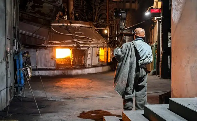 Трудоголики исчезают — кризис. Трудоголики необходимы — по той же причине