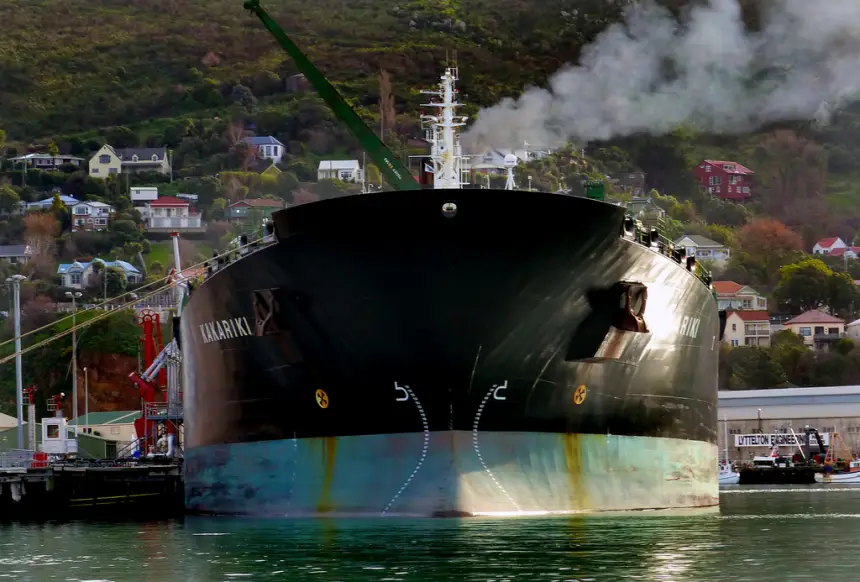 Новогодняя распродажа: цена российской нефти упала до 35 долларов